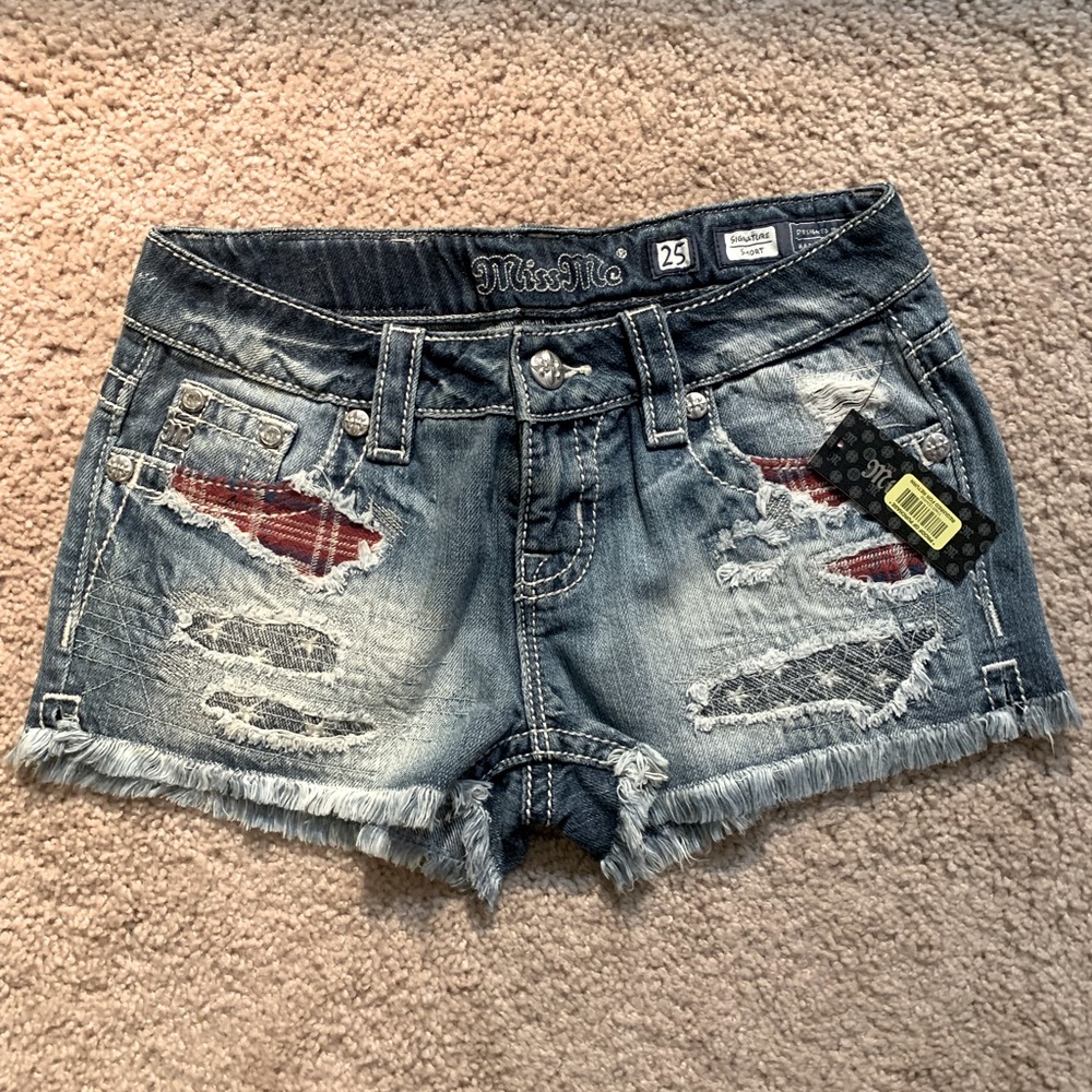 SOLD NWT Miss Me Shorts sz 25